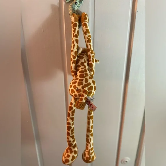 FAO Schwarz Geoffrey Giraffe Plush 24” Toys“R”Us 2011 Collectible Stuffed Animal - Picture 2 of 6